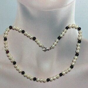 Elegant Pearl and Black Bead Necklace